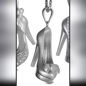 9.25 silver shoe pendant